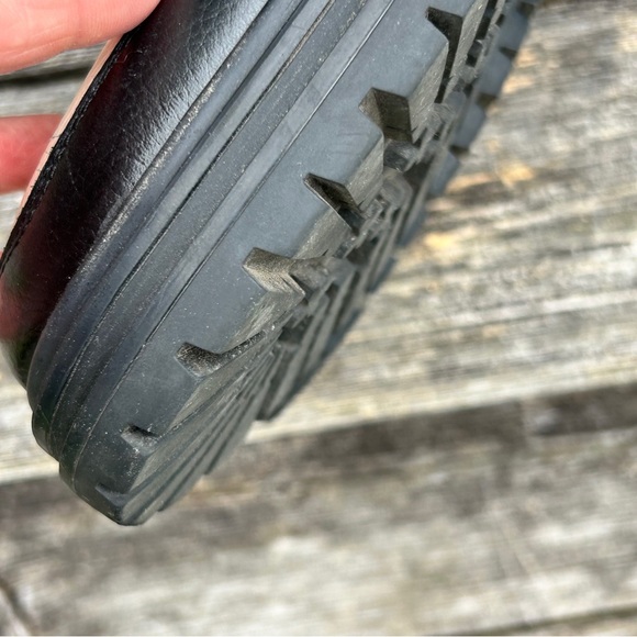 Off-White Leather Lug Sole Zipper Ankle Boots - Picture 11 of 15